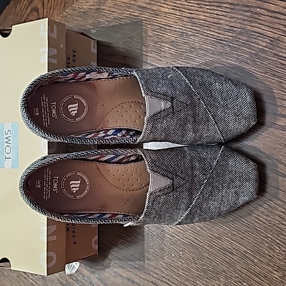 Toms